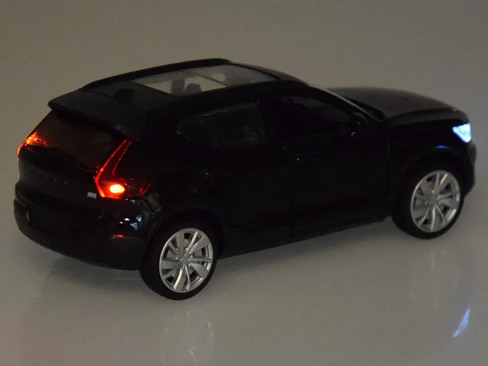 JOKO Kovový Model Autíčka Volvo XC40 Recharge so svetlom a zvukom, čierne
