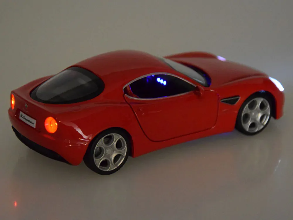 JOKO Kovový Model Autíčka Alfa Romeo 8C Competizione 1:32 so svetlom a zvukom, červené