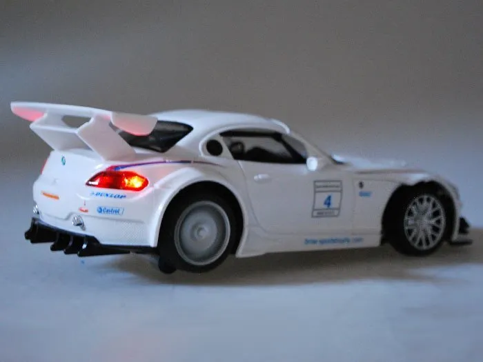 JOKO RC Auto BMW Z4 1:24 na diaľkové ovládanie + LED svetlo, červené